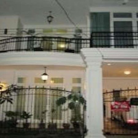 Ge Jacmart Homestay Makassar By Zuzu 외부 사진